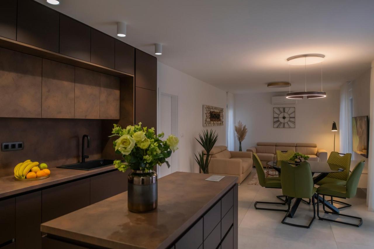Villa Magna Luxury Apartments Murter Eksteriør bilde